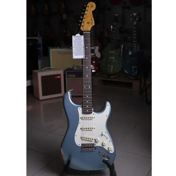 STRATOCASTER® LTD 59 RELIC FADED AGED LAKE PLACID BLUE Nuova Collezione